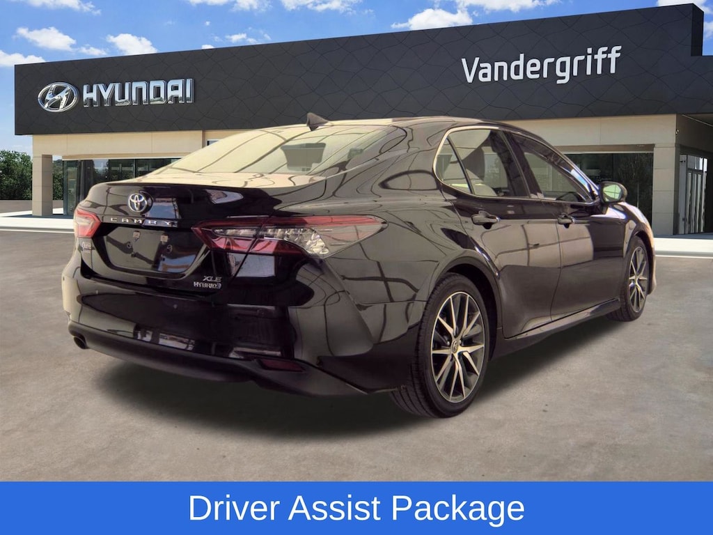Used 2022 Toyota Camry Hybrid XLE Sedan