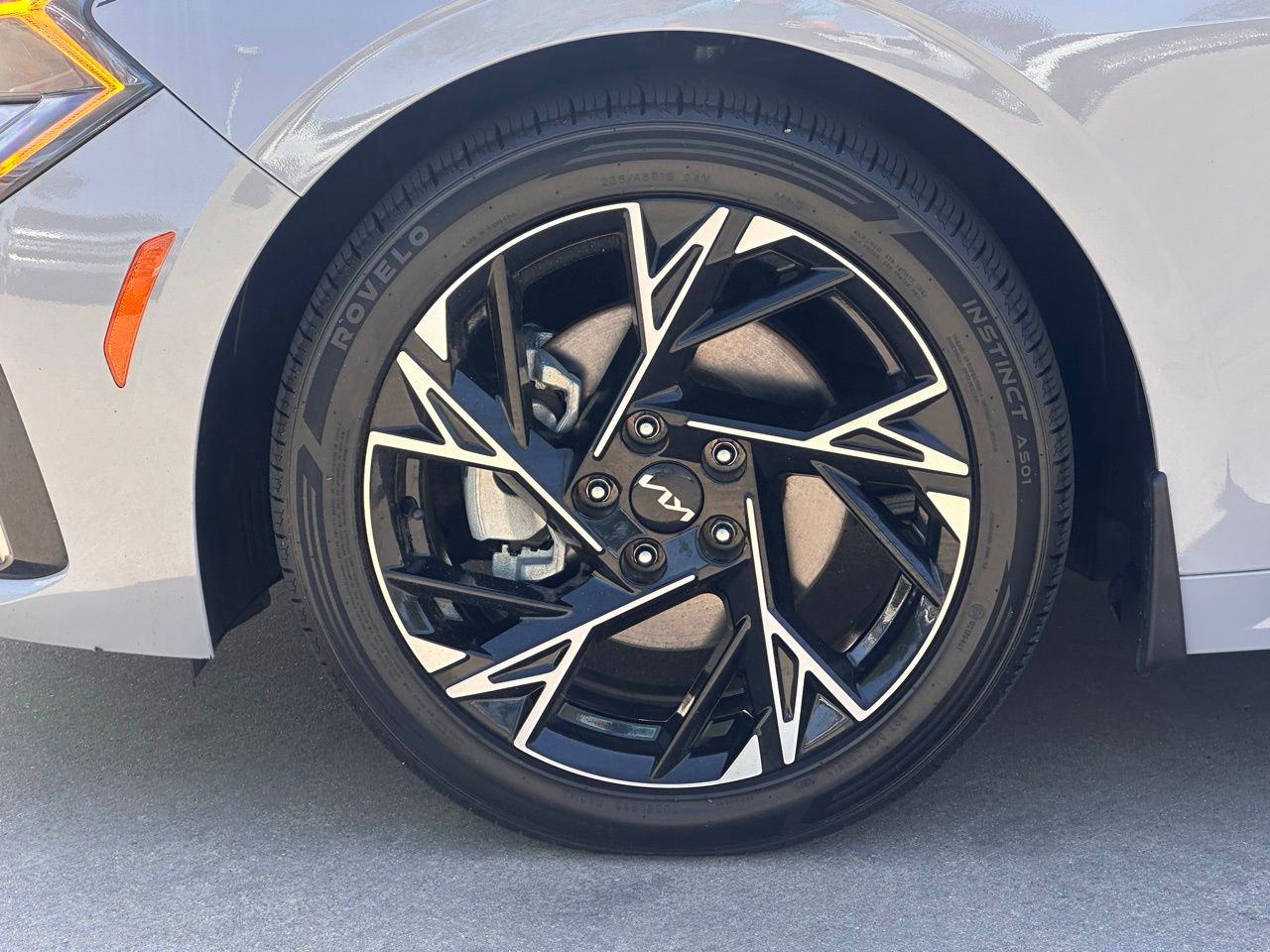 Used 2025 Wolf Gray Kia GT-Line image 9