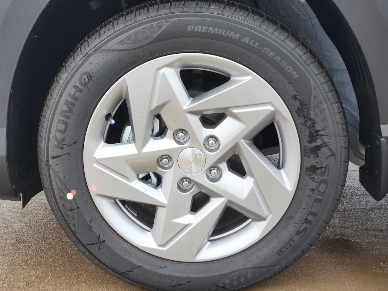 New 2026 SAW White Hyundai SE FWD image 7