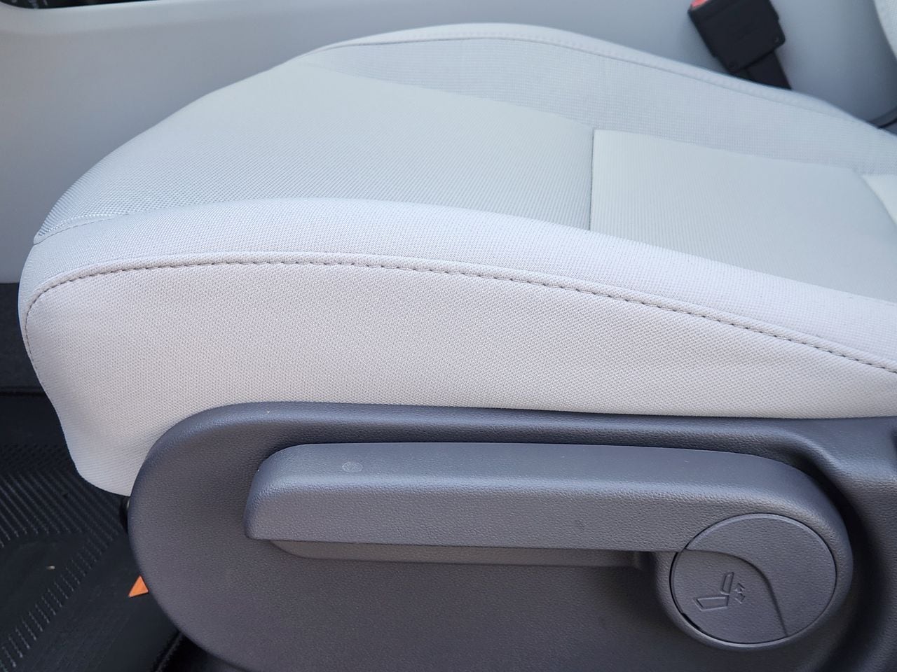 New 2026 A2B Black Hyundai SEL Sport FWD image 23