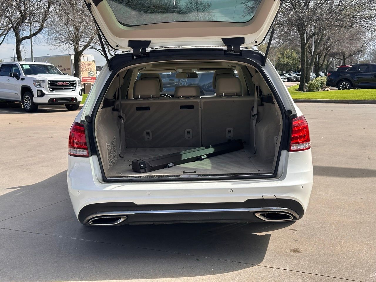 Used 2014 Polar White Mercedes-Benz E 350 4matic® image 11