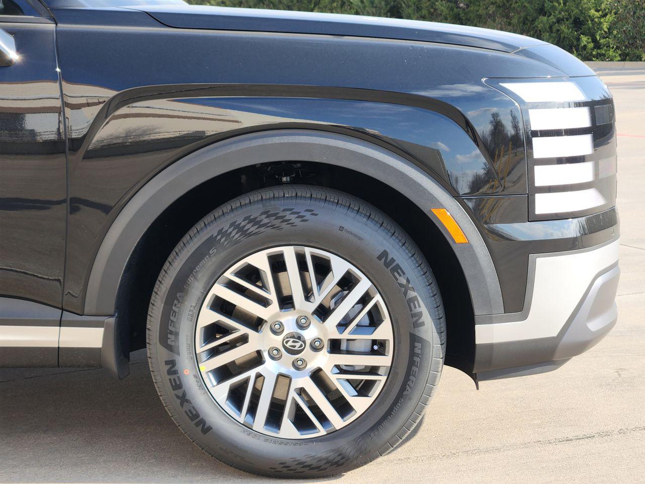 New 2026 A2B Black Hyundai SEL FWD image 5