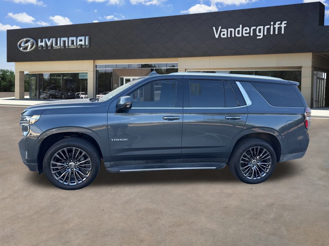 2021 Chevrolet Tahoe LT photo 2