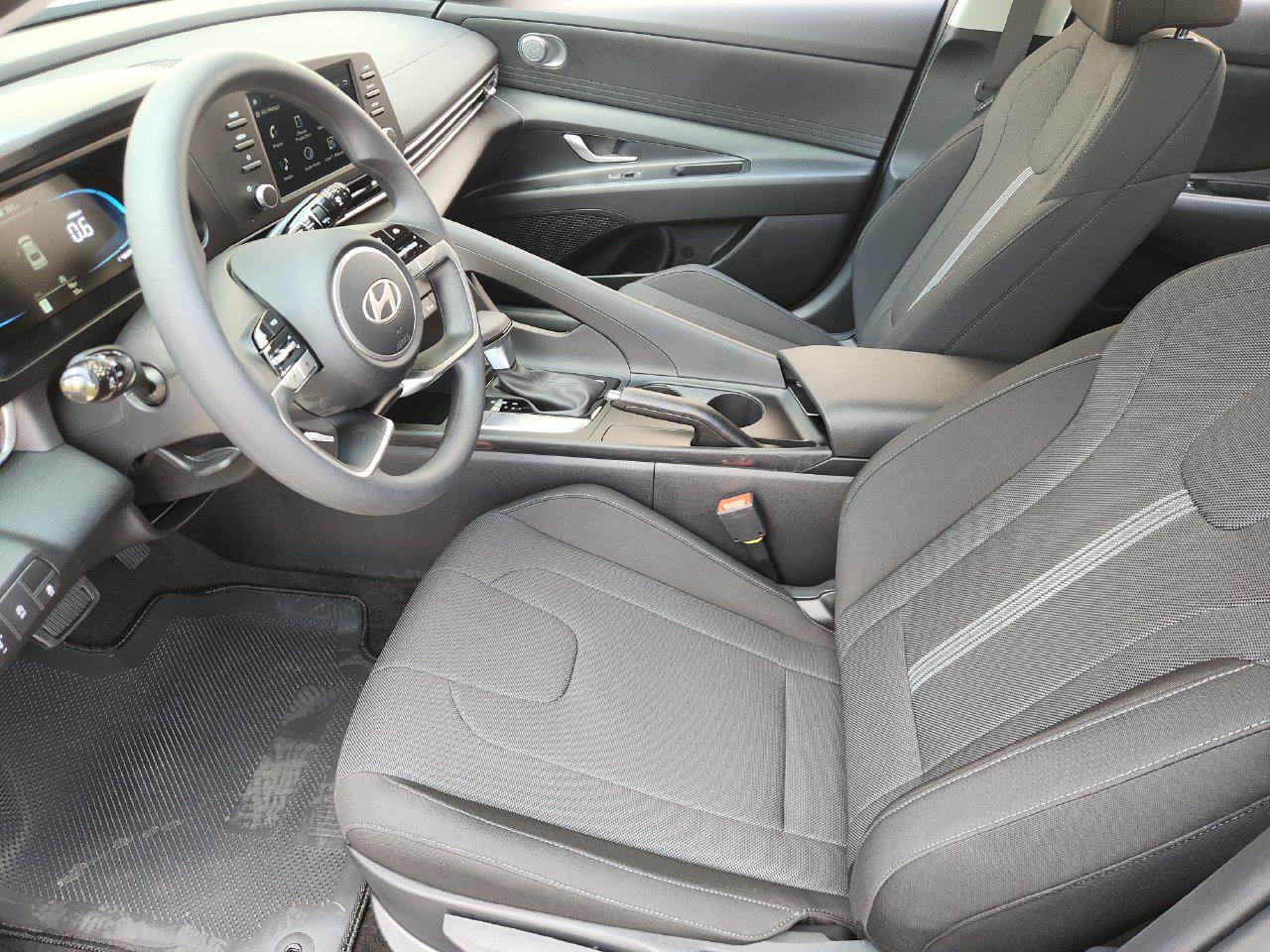 New 2026 Abyss Black Hyundai SE image 8