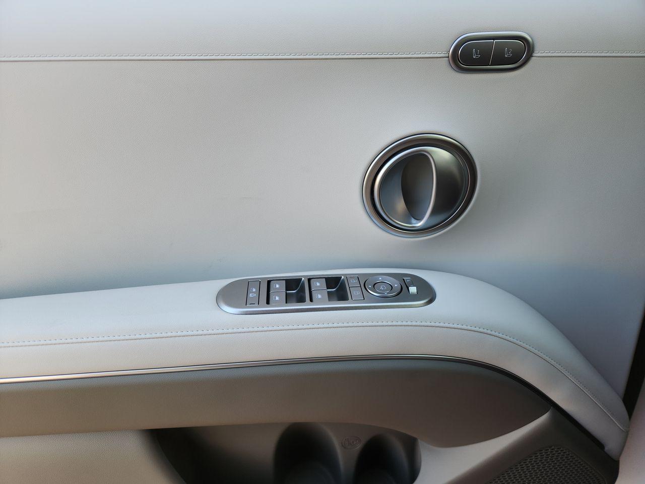 New 2026 Creamy White Pearl Hyundai SEL Premium 7P image 23
