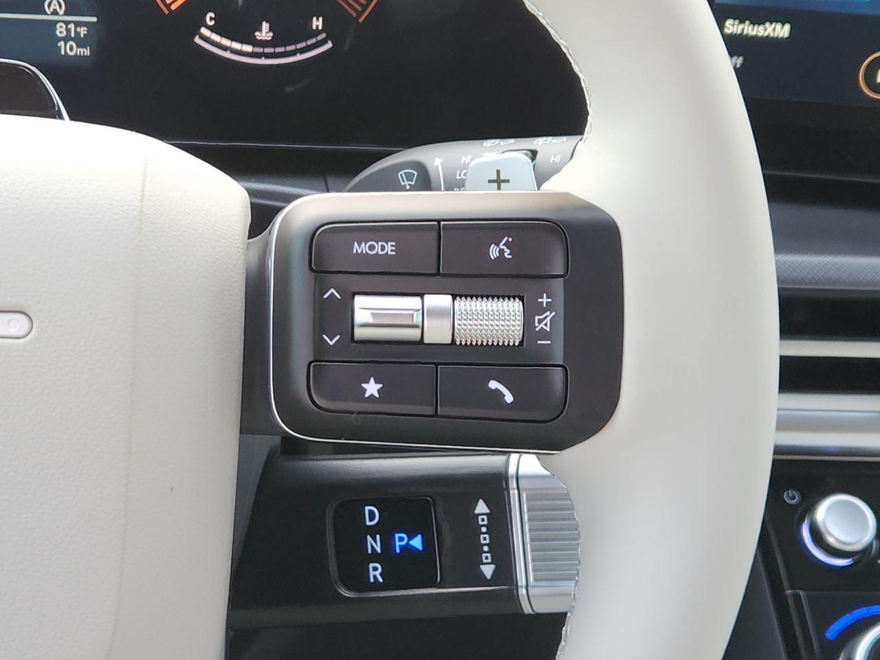 New 2027 Shimmering Silver Hyundai SEL FWD image 27