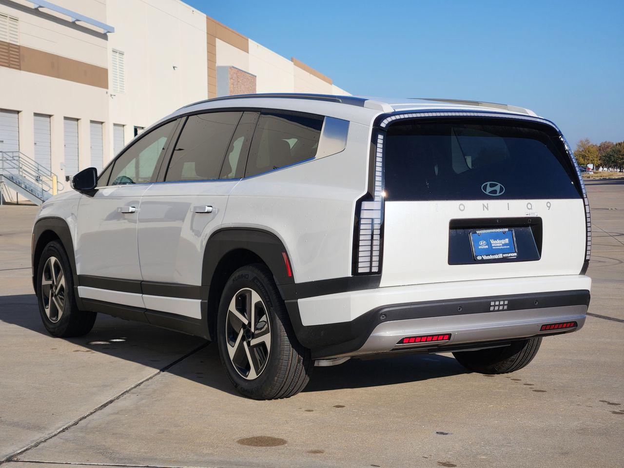 New 2026 Snow White Pearl Hyundai S image 3