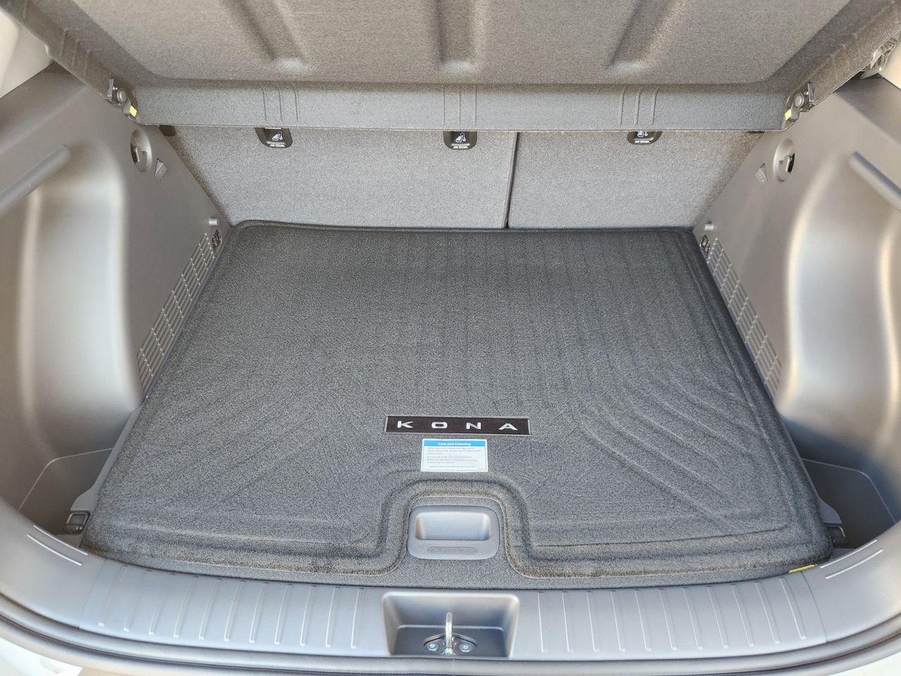 New 2026 SAW White Hyundai SEL Sport FWD image 30