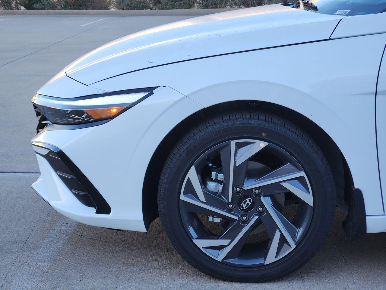 New 2026 Serenity White Hyundai Limited image 5