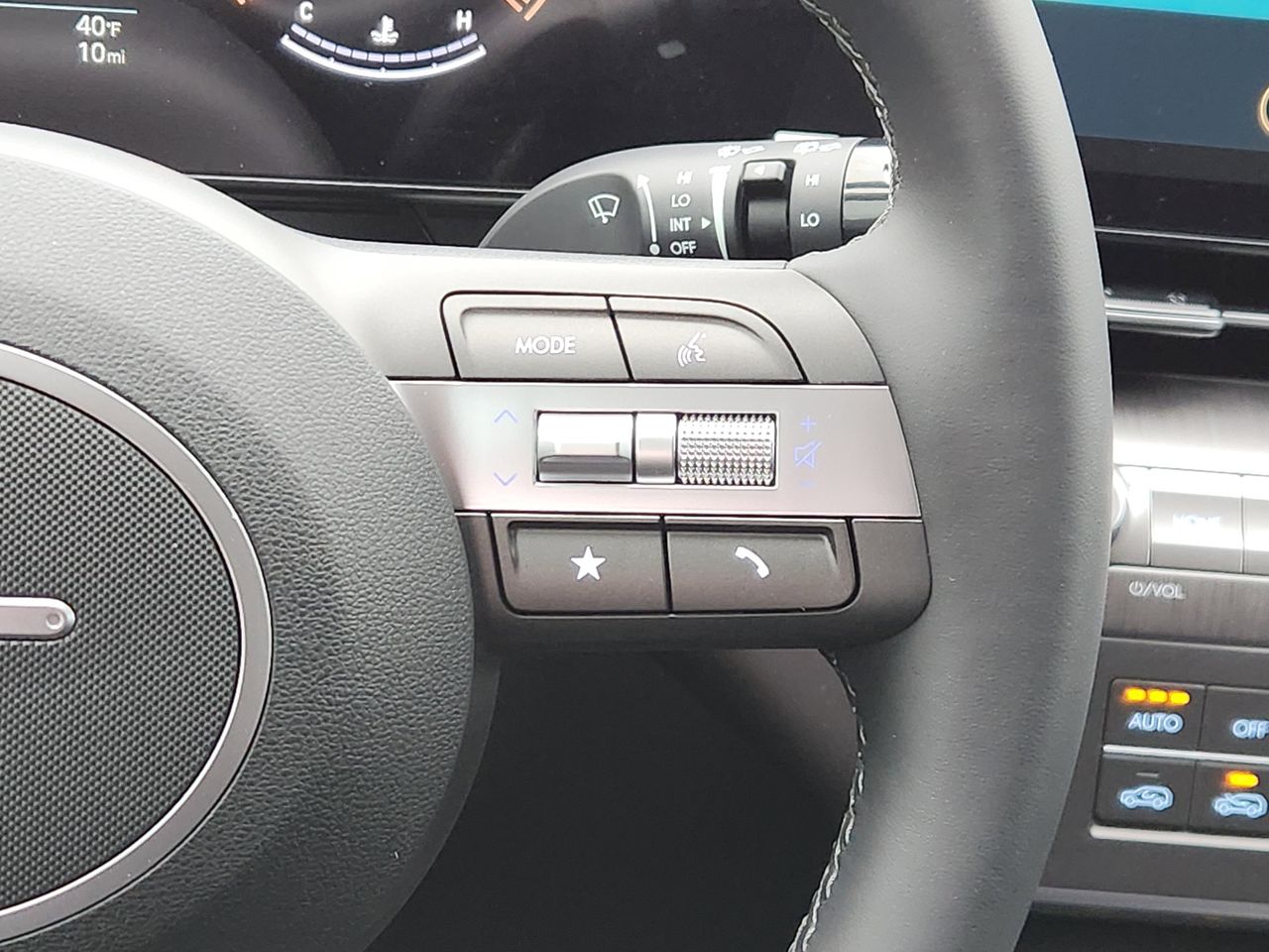 New 2026 C5G Gray Hyundai SEL Sport FWD image 27