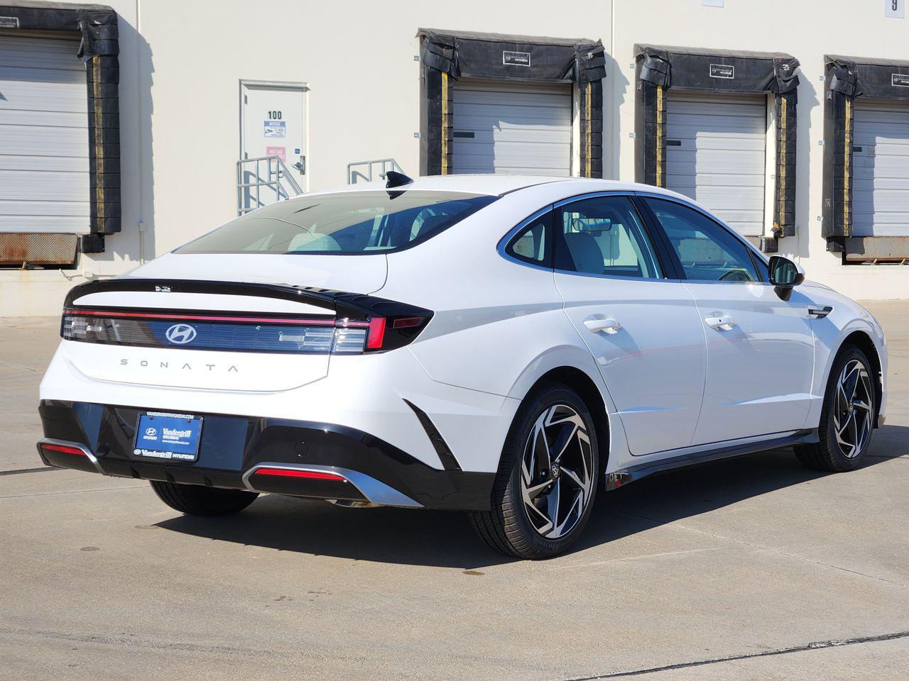 New 2026 W6H White Hyundai SEL Sport image 4