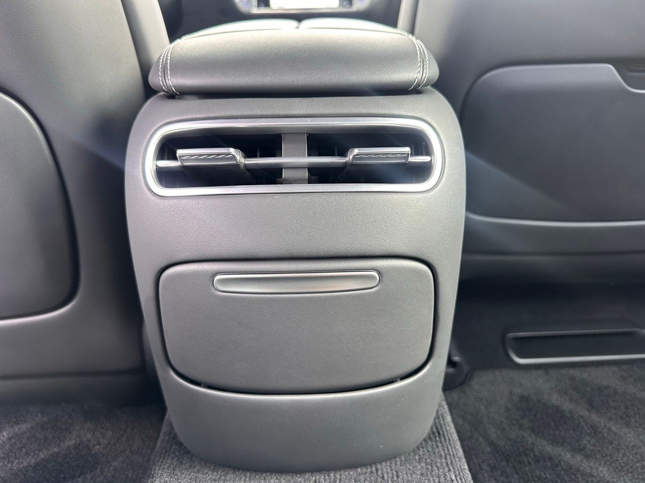 Used 2025 Vik Black Genesis 3.5T e-SC image 18