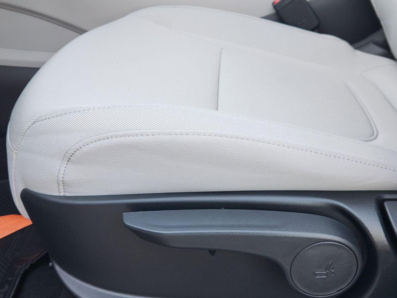 New 2026 W6H White Hyundai SE FWD image 22