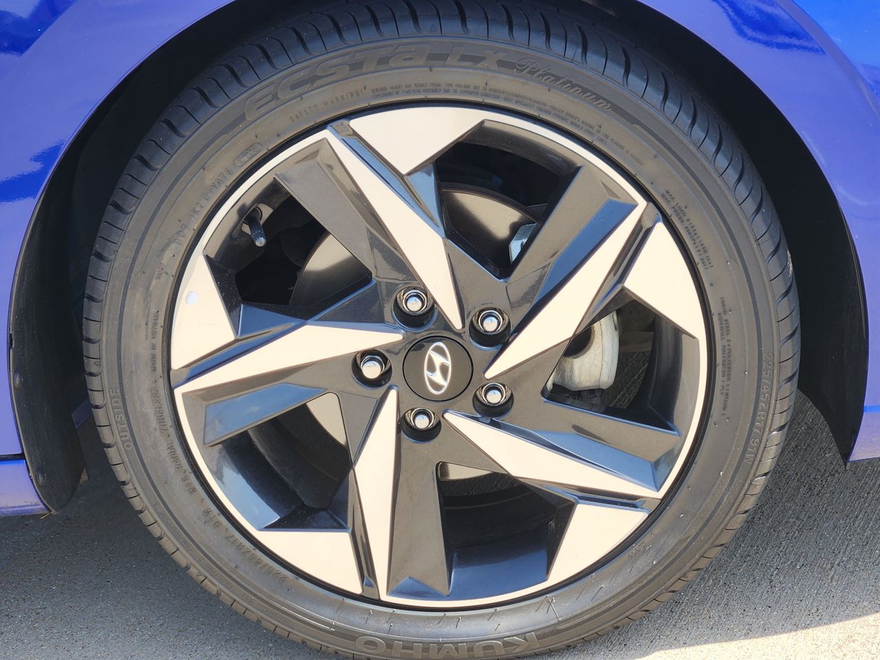 Used 2023 Intense Blue Hyundai Limited image 7