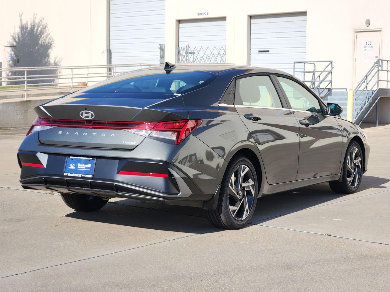 New 2026 Amazon Gray Hyundai Limited image 4