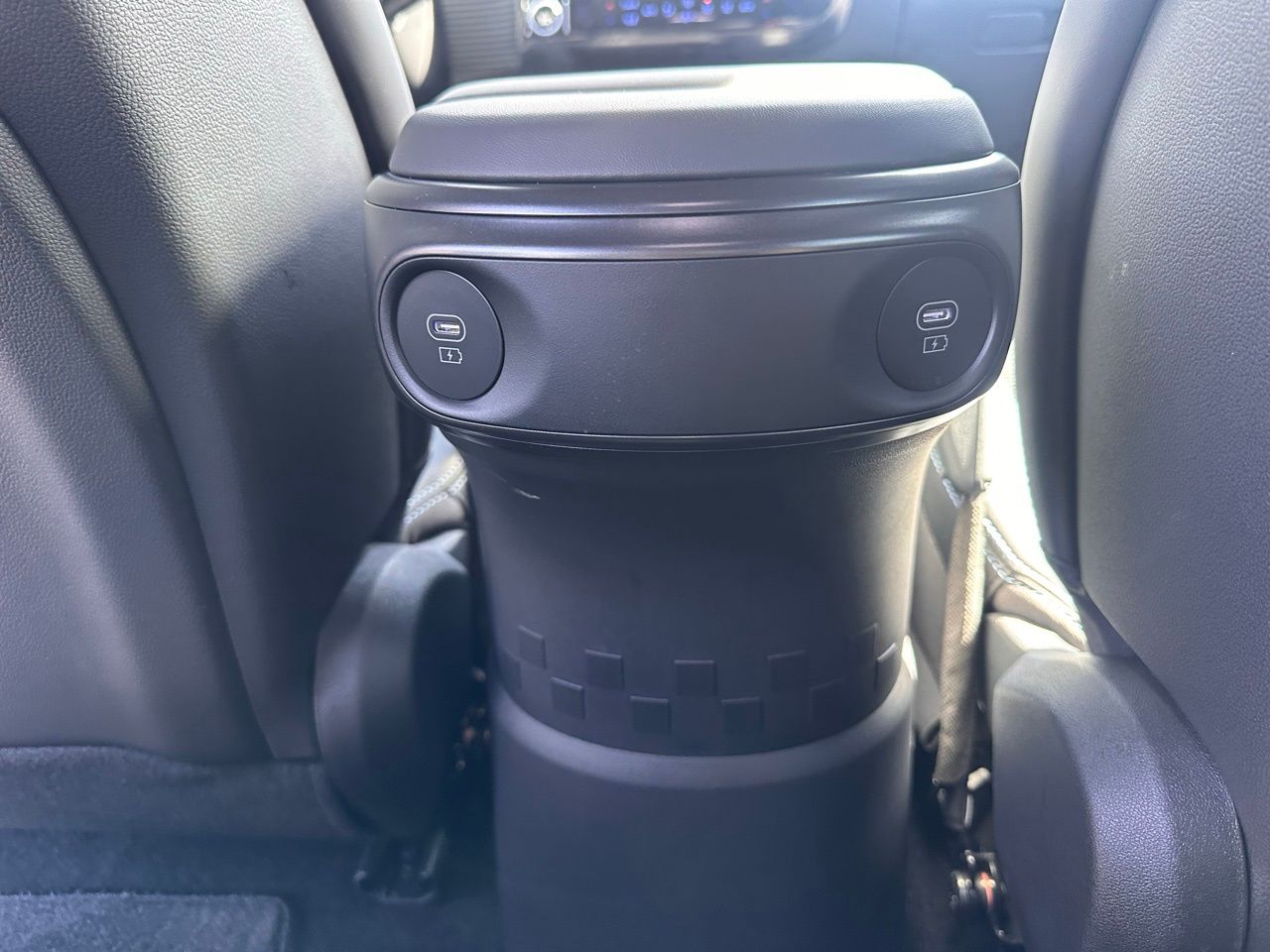 Used 2025 Abyss Black Hyundai Base image 16