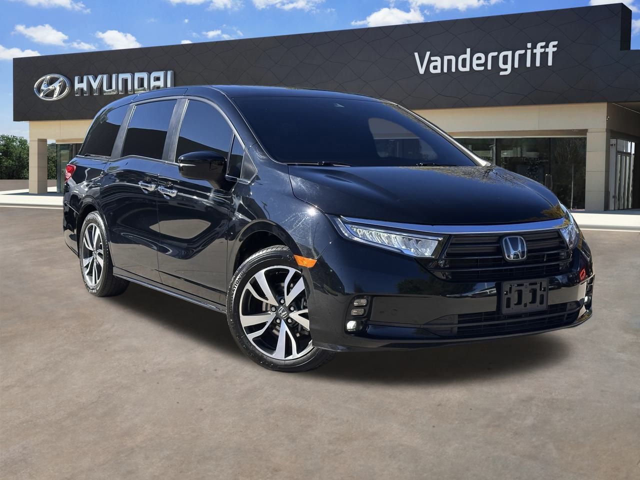 2024 Honda Odyssey Touring's photo
