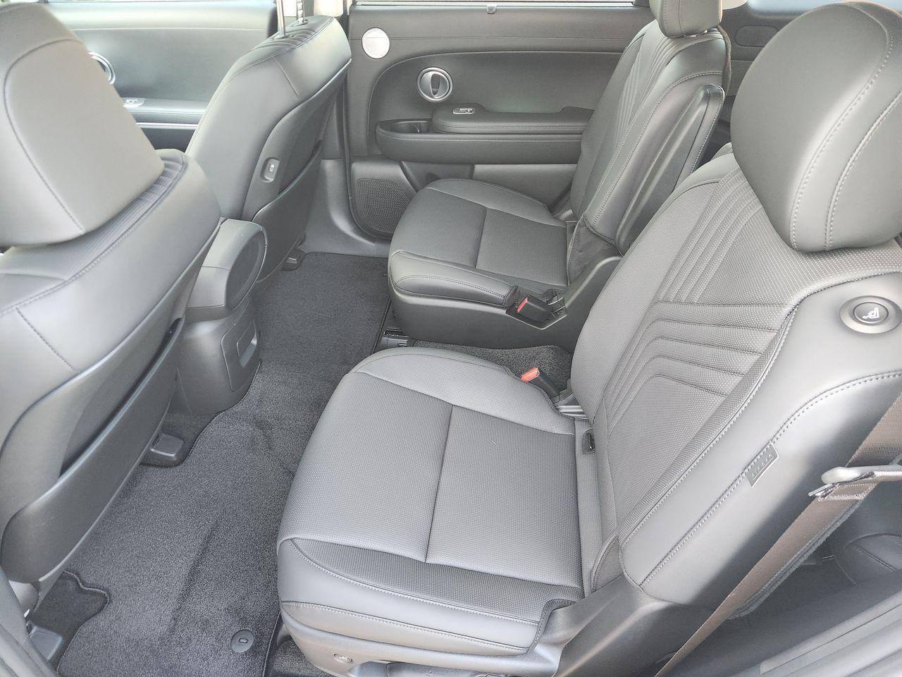 New 2026 Creamy White Pearl Hyundai SEL Premium 7P image 30