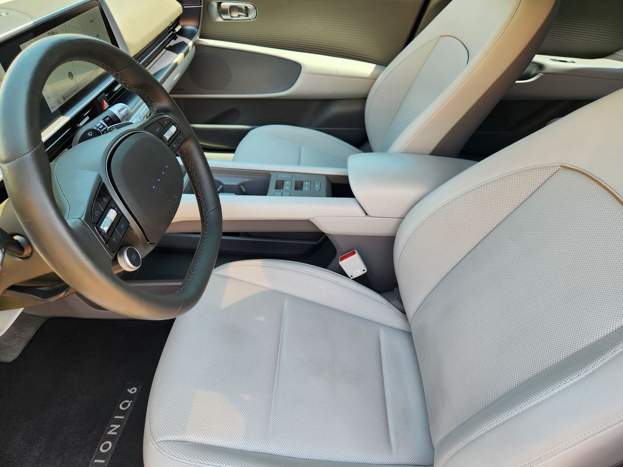 Used 2023 Digital Green Hyundai Limited image 10