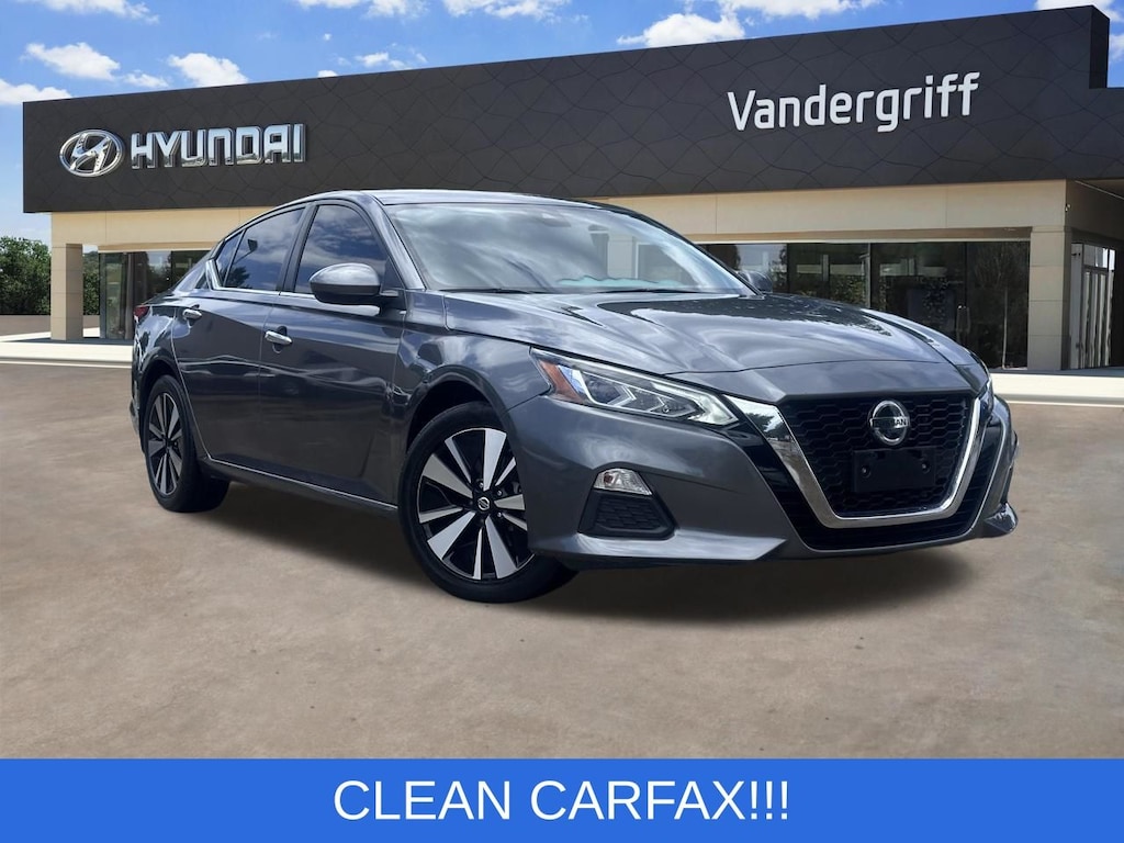 Used 2021 Nissan Altima 2.5 SV Sedan