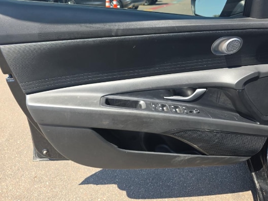 Used 2025 Abyss Black Hyundai SE image 12