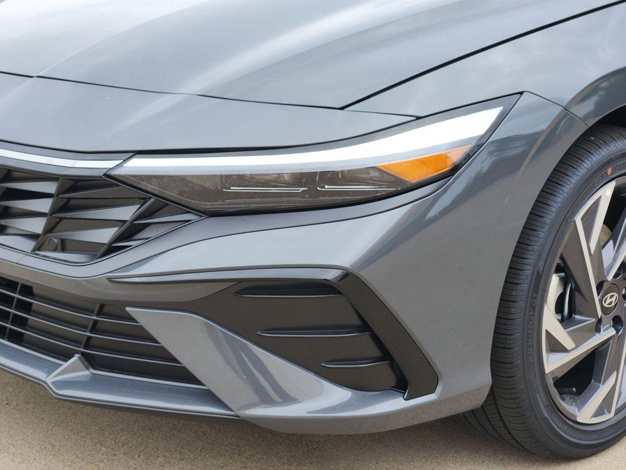 New 2026 Ecotronic Gray Hyundai Limited image 6
