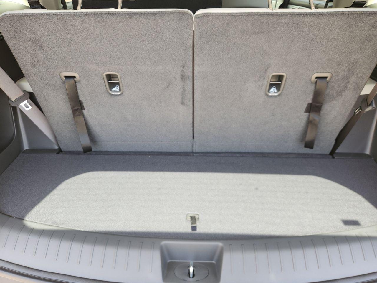 New 2026 Serenity White Hyundai SEL FWD image 30