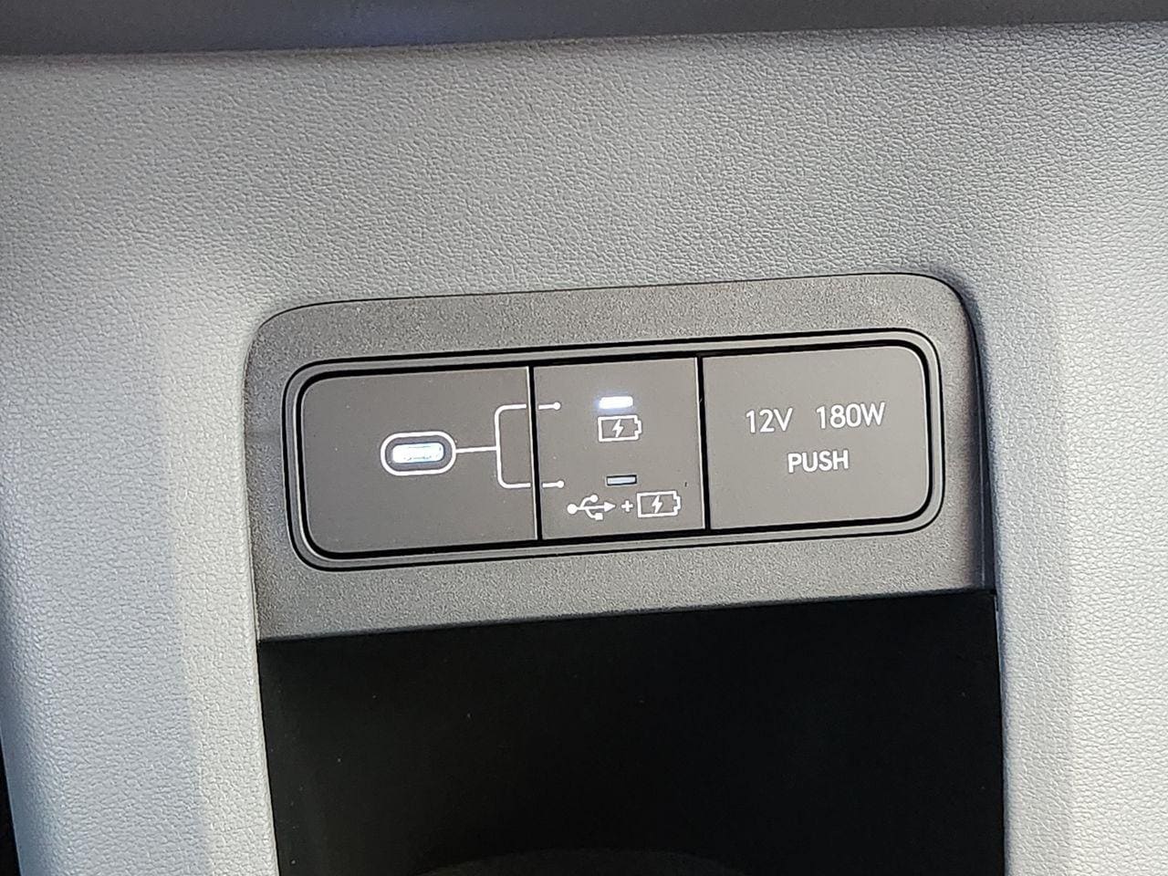 New 2027 SAW/White Hyundai SE image 17