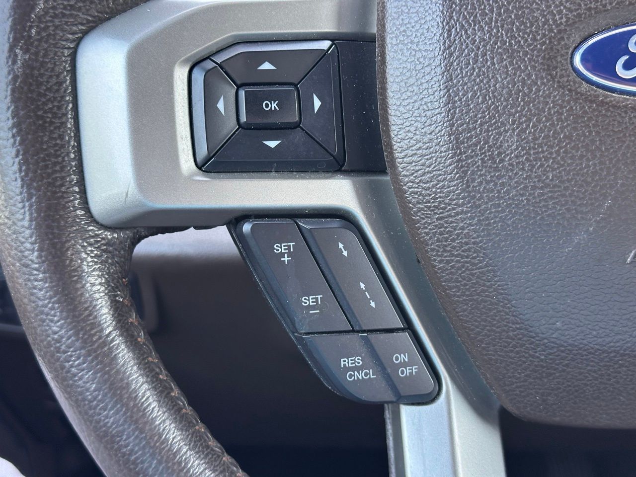 Used 2022 Oxford White Ford King Ranch image 28