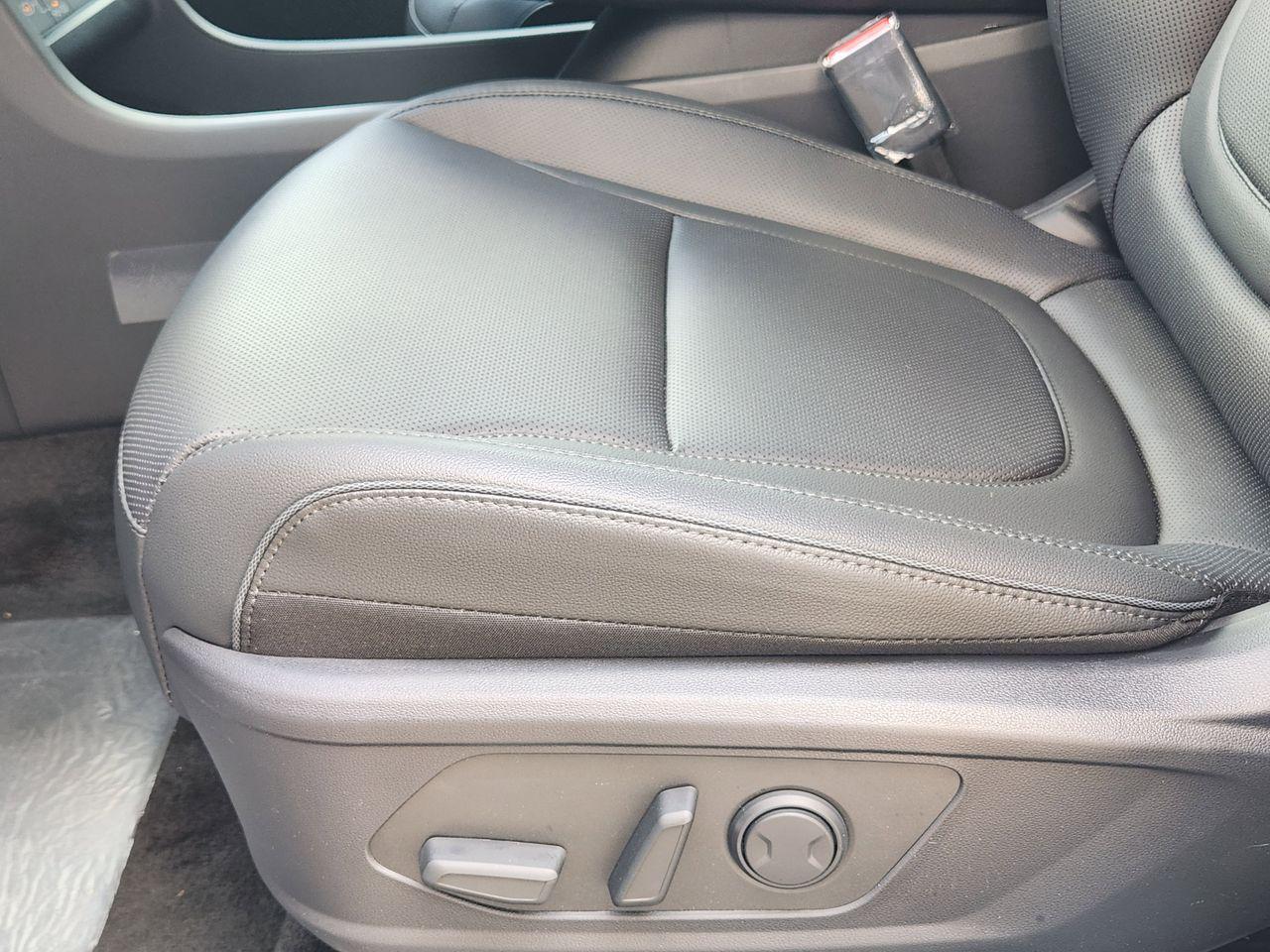 New 2026 Creamy White Pearl Hyundai Limited image 23