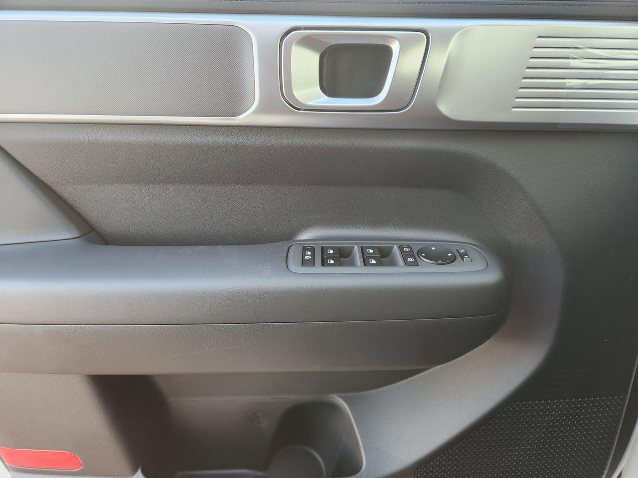 New 2026 W6H White Hyundai SE FWD image 22