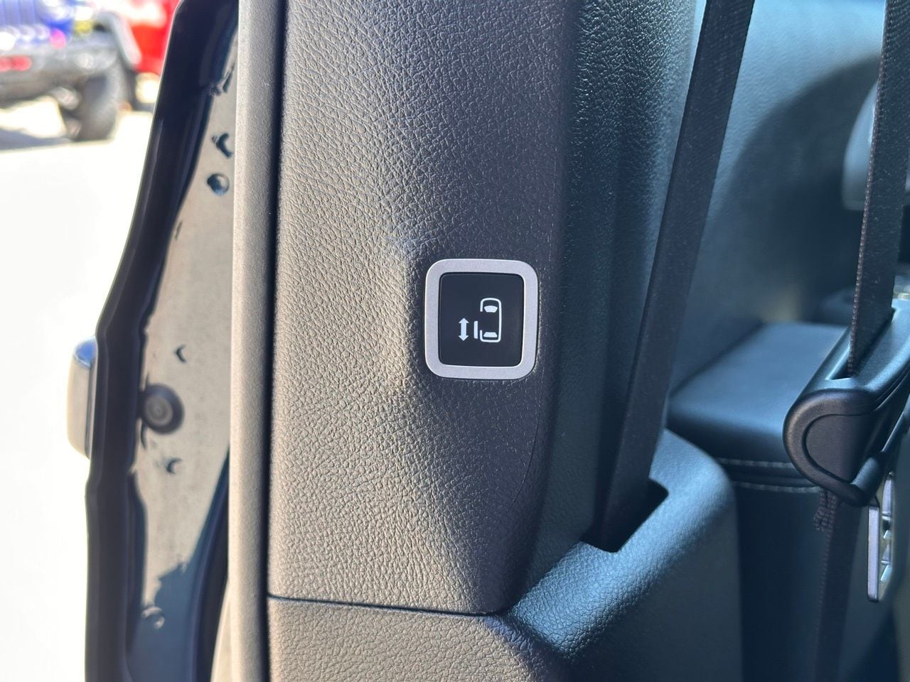 Used 2025 Fathom Blue Pearlcoat Chrysler Limited image 18