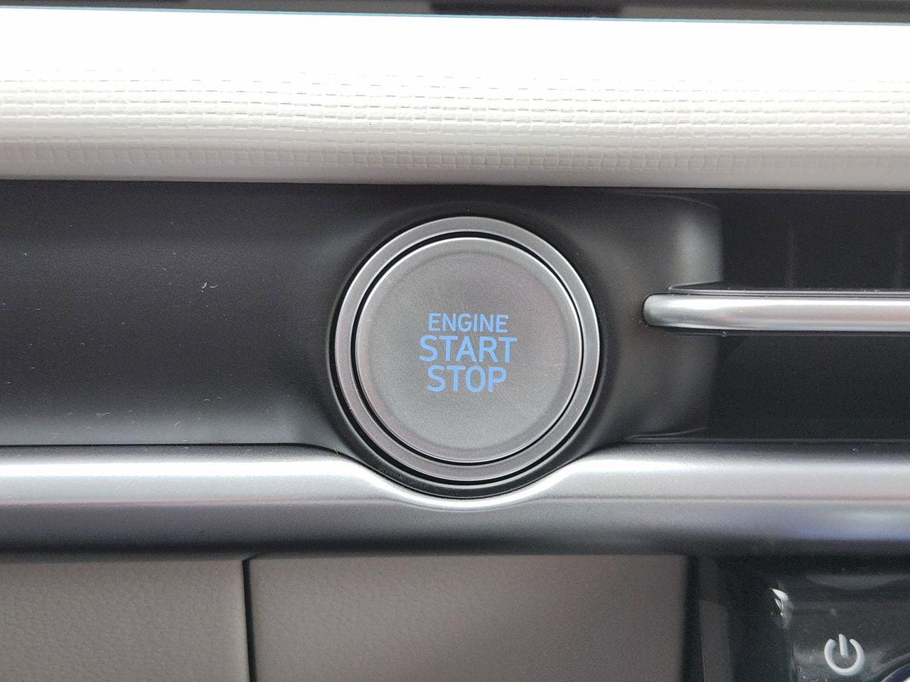 New 2026 WG2 Green Hyundai SEL FWD image 15