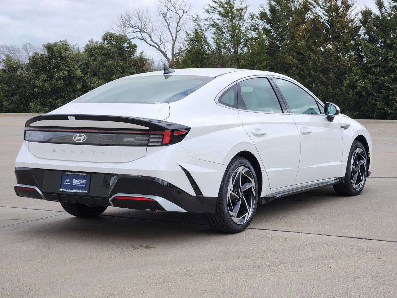 New 2026 Serenity White Hyundai SEL Sport image 4