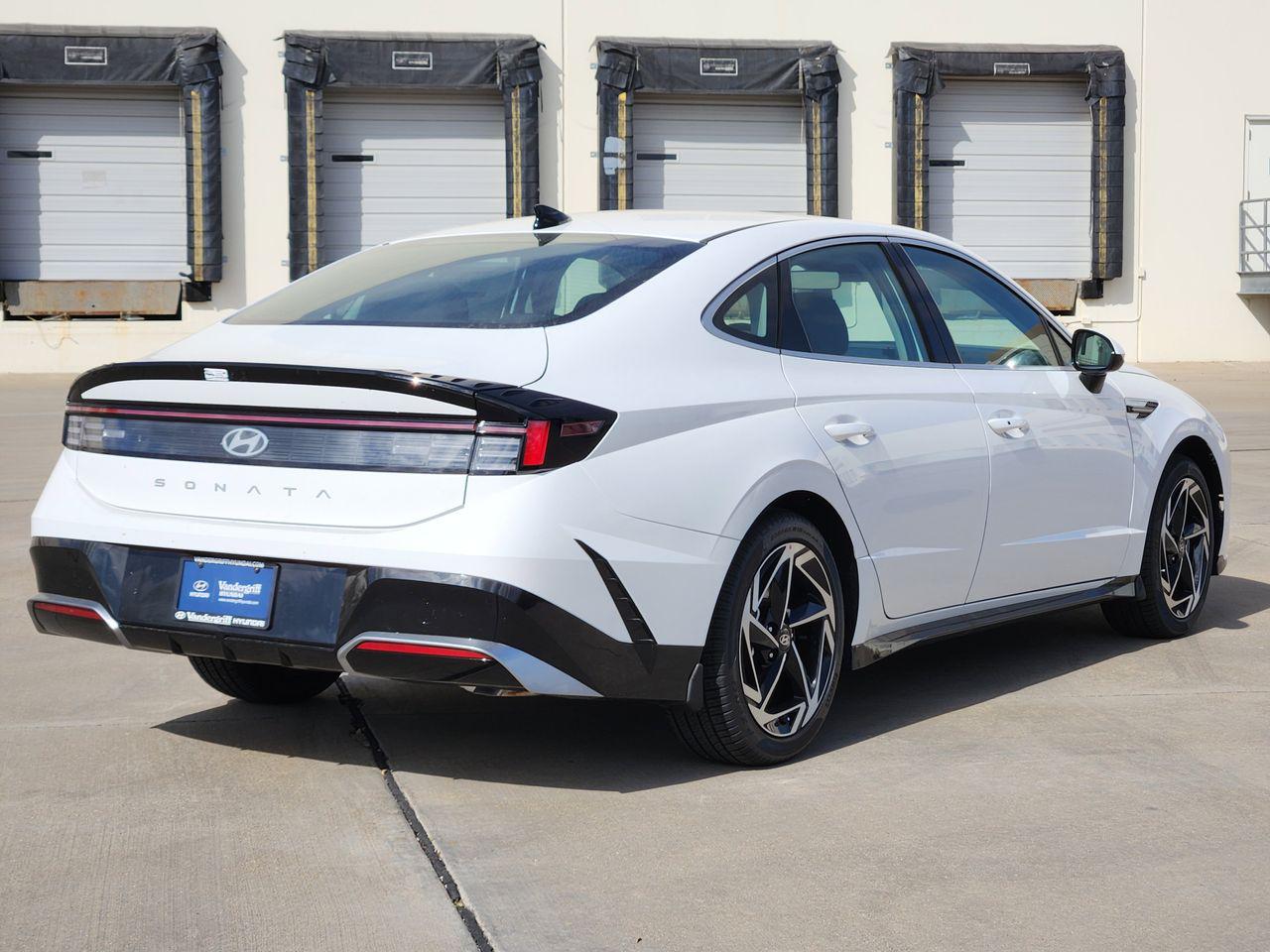 New 2026 W6H White Hyundai SEL Sport image 4