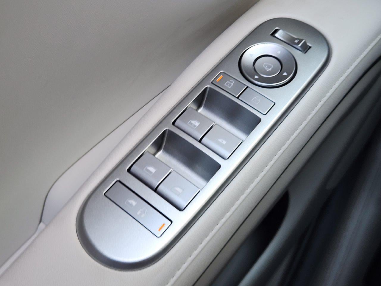 New 2027 Creamy White Pearl Hyundai Limited image 20