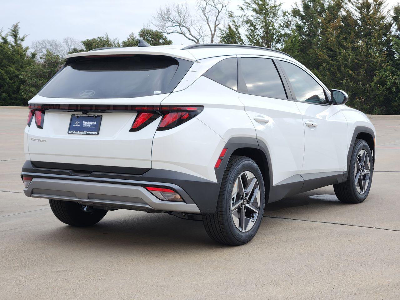 New 2026 W6H White Hyundai SEL FWD image 4