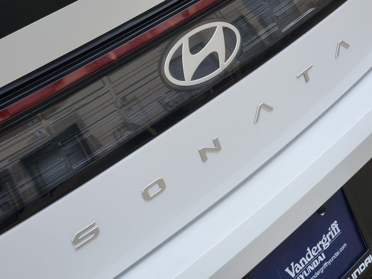 New 2026 Serenity White Hyundai SEL Sport image 8