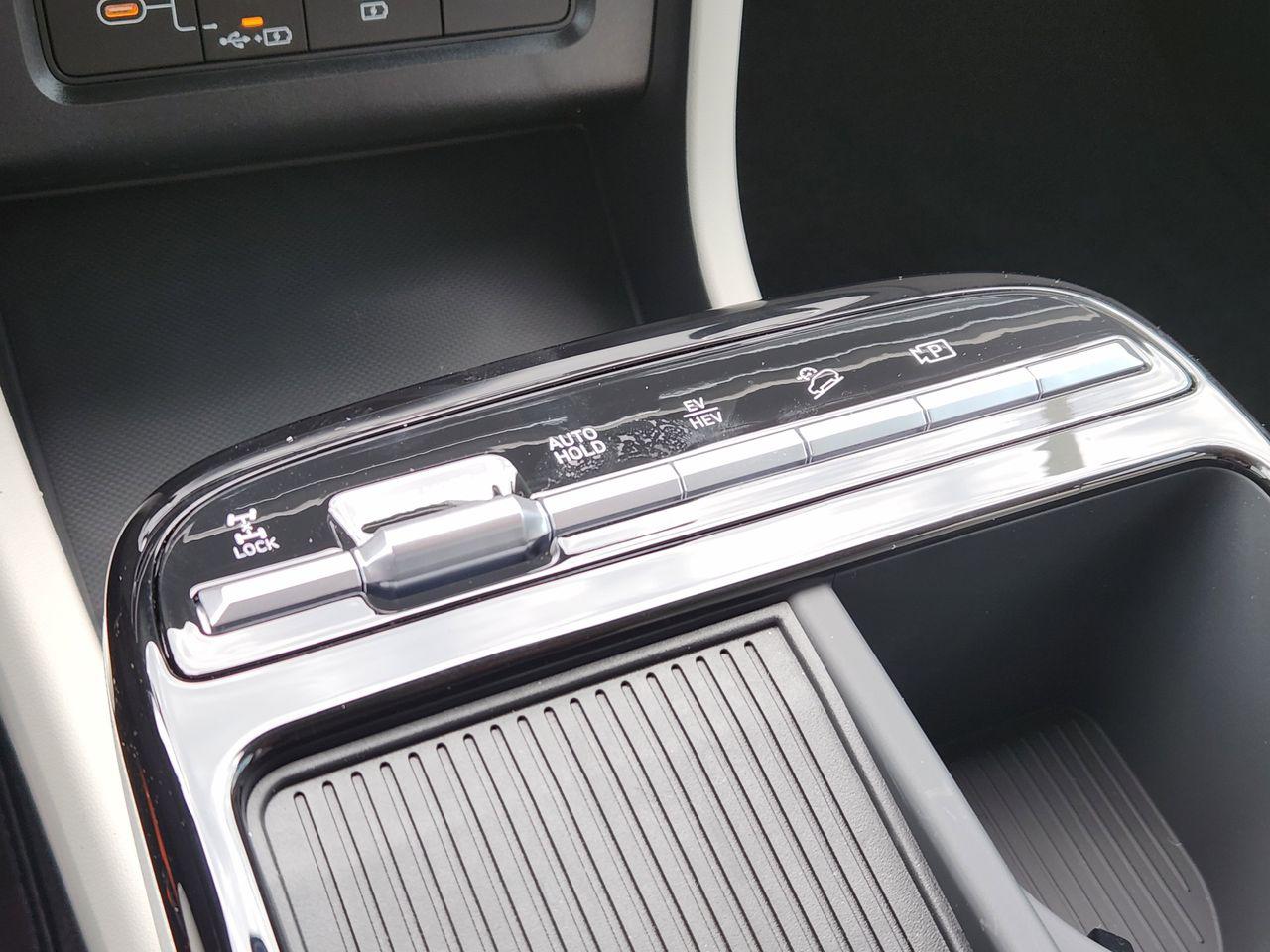 New 2026 Creamy White Pearl Hyundai SEL image 21