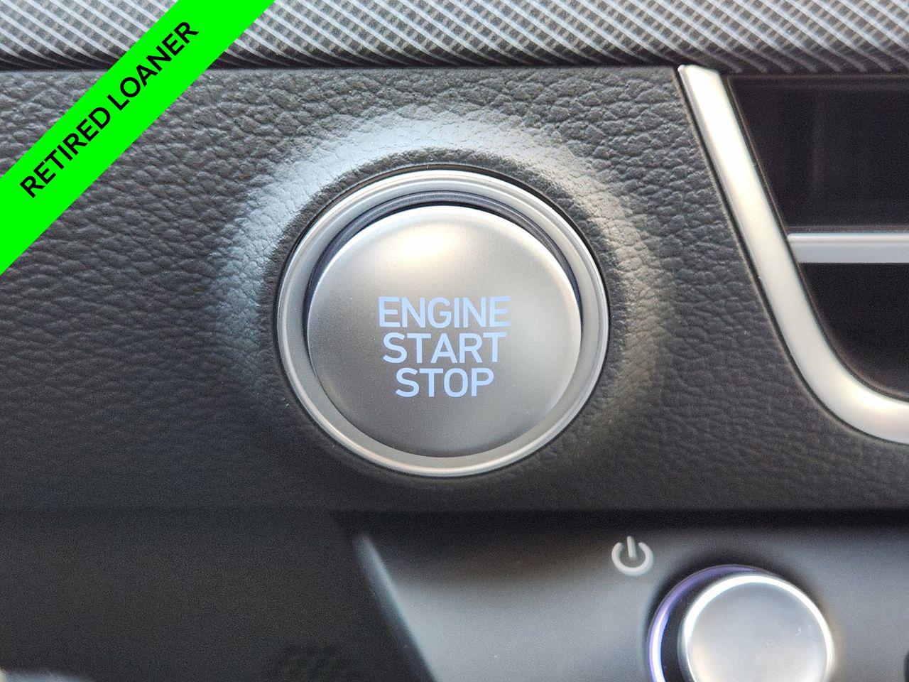 New 2025 W6H White Hyundai SEL Convenience image 17