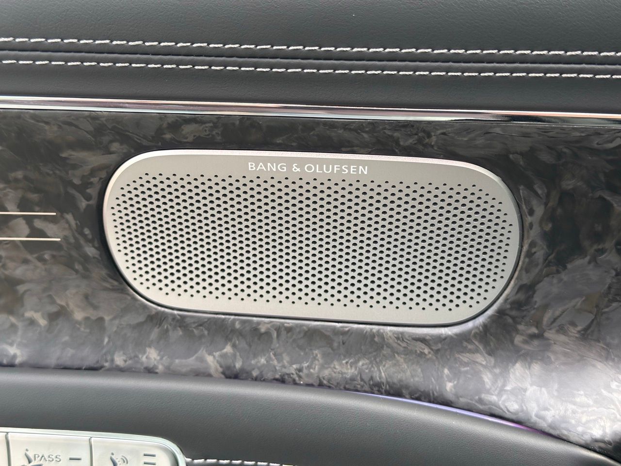 Used 2025 Vik Black Genesis 3.5T e-SC image 24