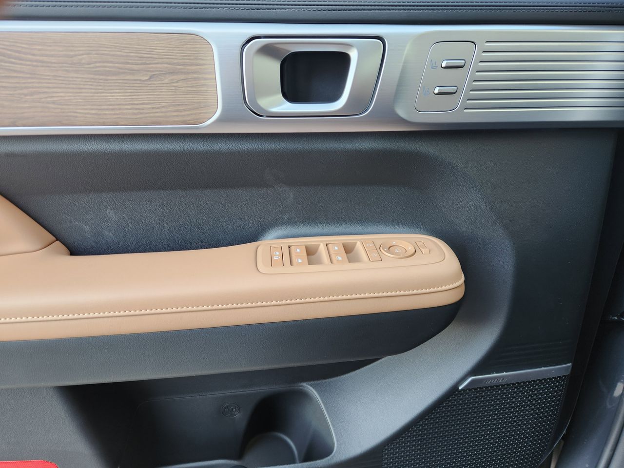 New 2026 PE2 Gray Hyundai Limited FWD image 22