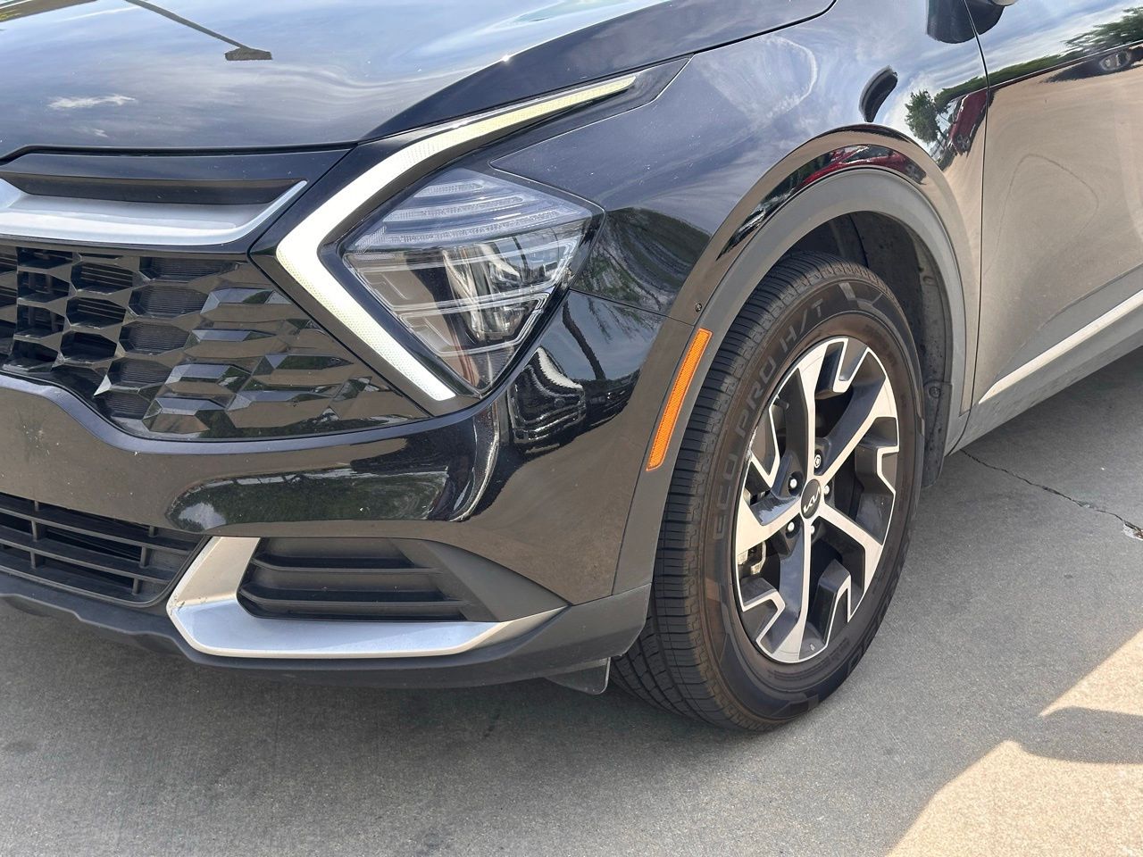 Used 2025 Ebony Black Kia EX image 5