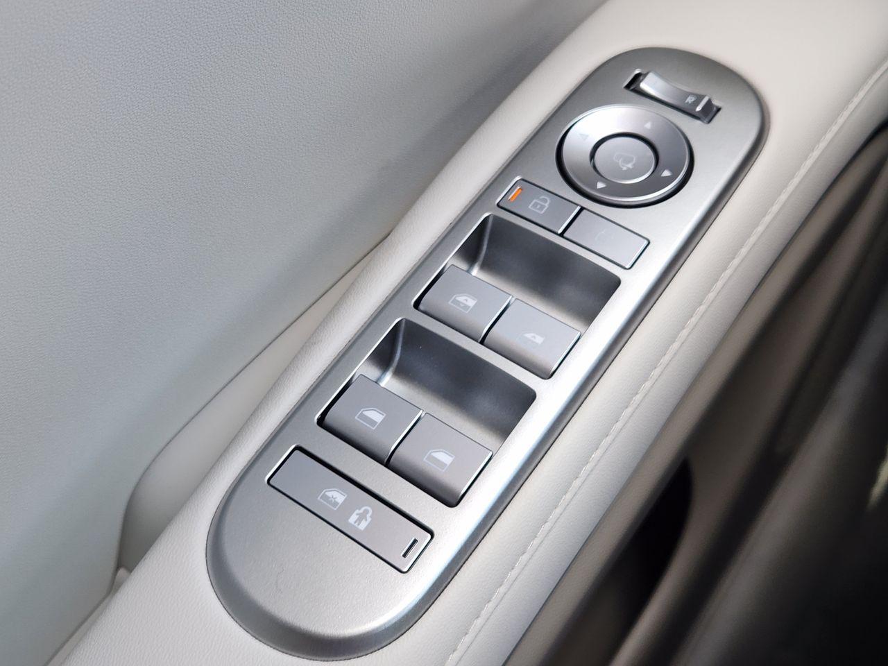New 2027 Shimmering Silver Hyundai SEL Premium 7P image 22