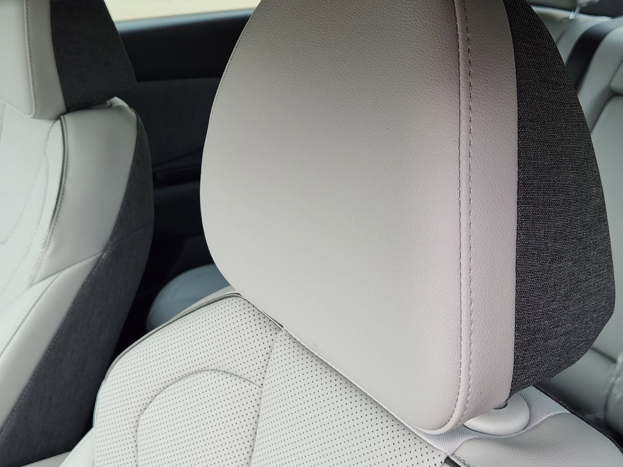 New 2026 A2B Black Hyundai Limited image 12