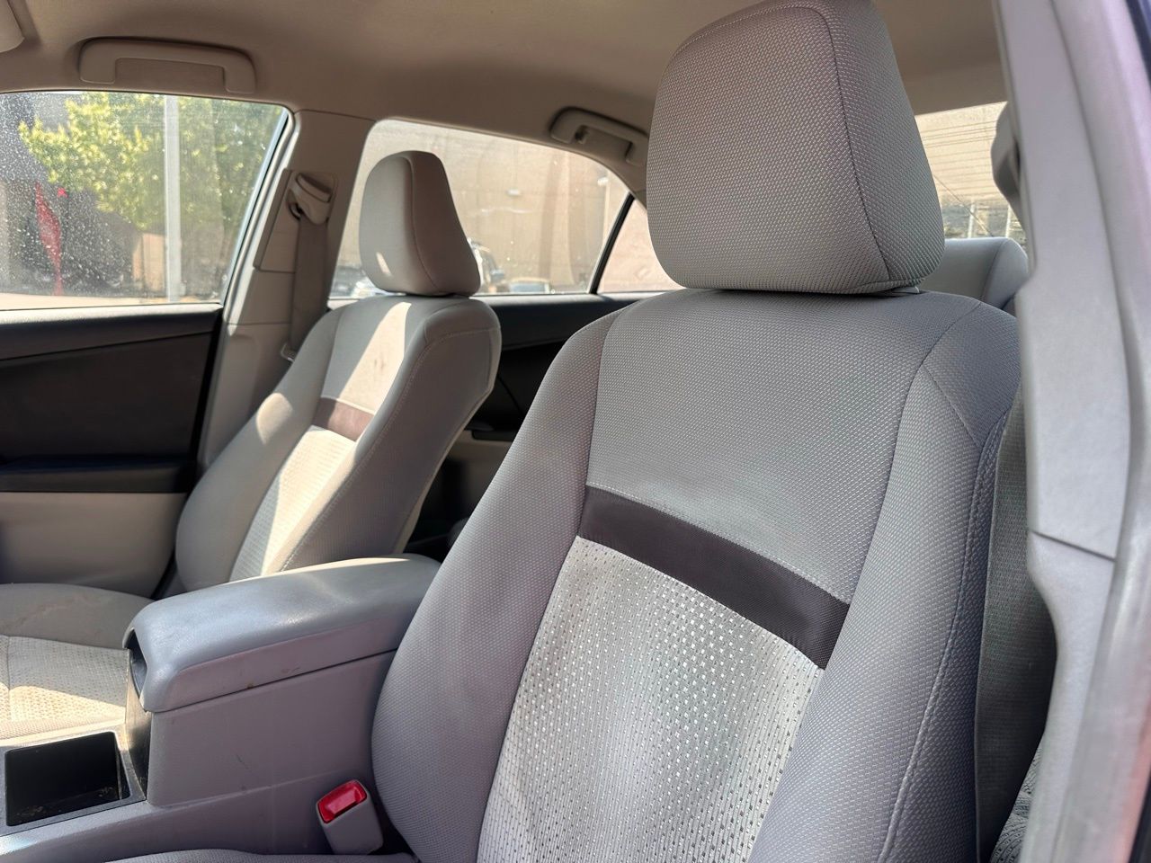 Used 2012 Classic Silver Toyota LE image 19