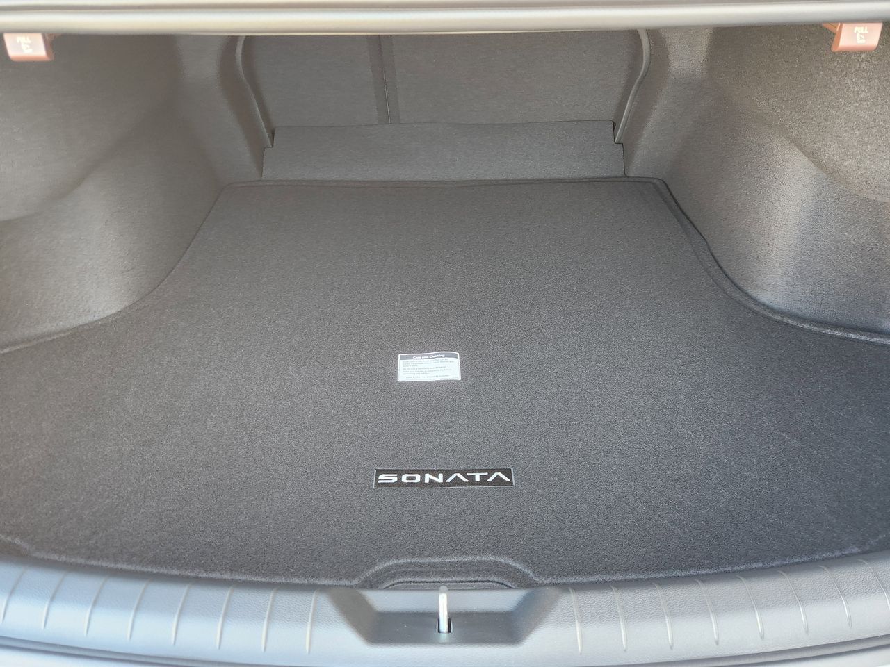 New 2026 T4A Silver Hyundai SEL Sport image 31