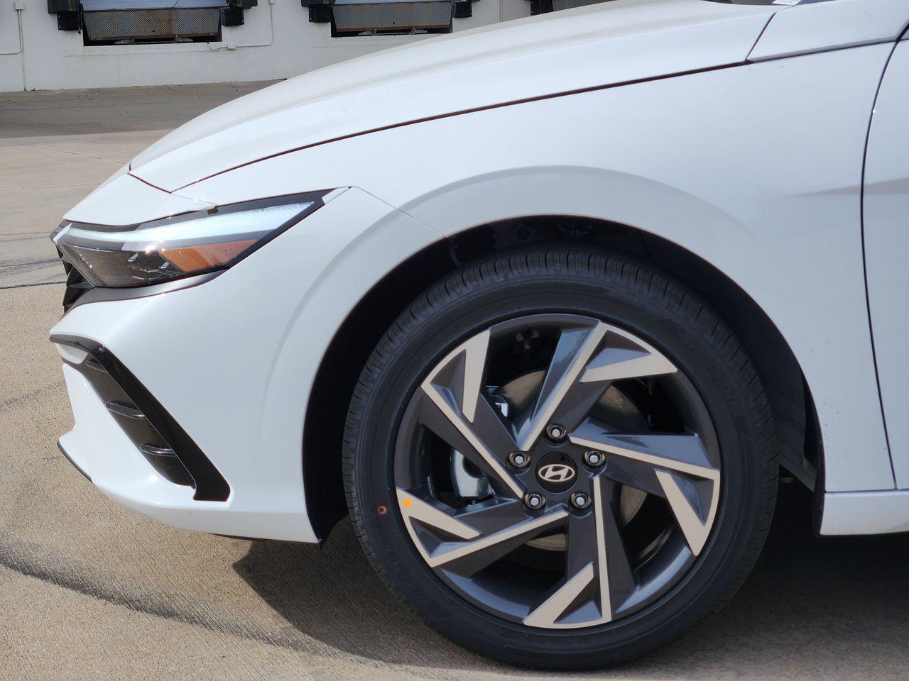 New 2026 W6H White Hyundai Limited image 5