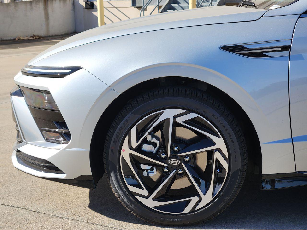 New 2026 T4A Silver Hyundai SEL Sport image 5