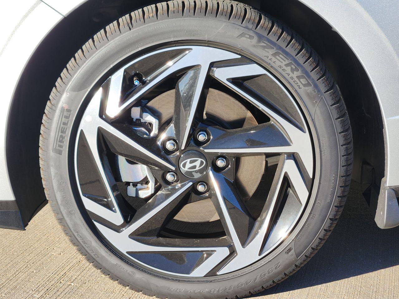 New 2026 Aero Silver Hyundai SEL Sport image 7